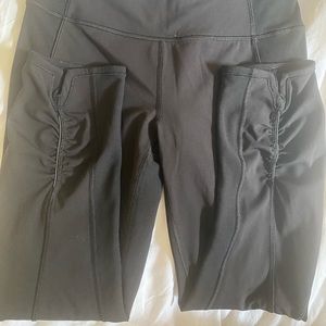 Lululemon Size 8 black cropped legging